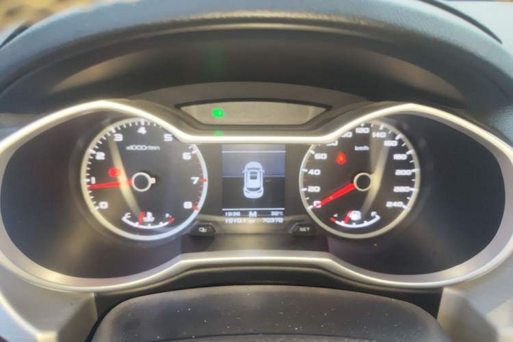 Used Geely Auto Emgrand X7 Sport 2016 2.0L Manual Smart Connect Version Instrument Cluster