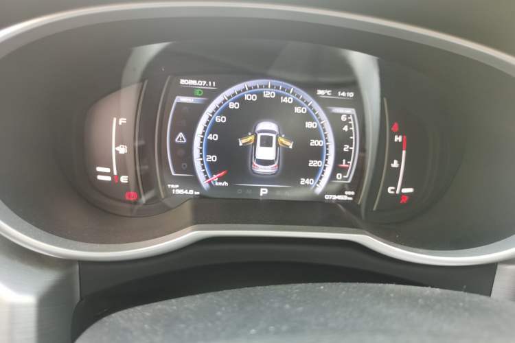 Used Geely Auto Emgrand X7 Sport 2016 1.8TD Automatic ZhiZun Version Instrument Cluster