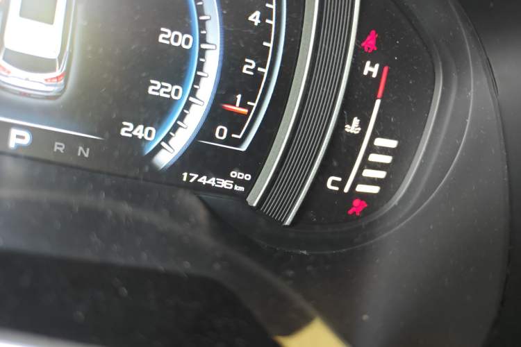 Used Geely Auto Emgrand X7 Sport 2016 1.8TD Automatic Smart Connectivity Version Instrument Cluster