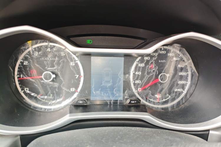 Used Geely Auto Emgrand X7 Sport 2016 2.0L Manual ZhiShang Version Instrument Cluster