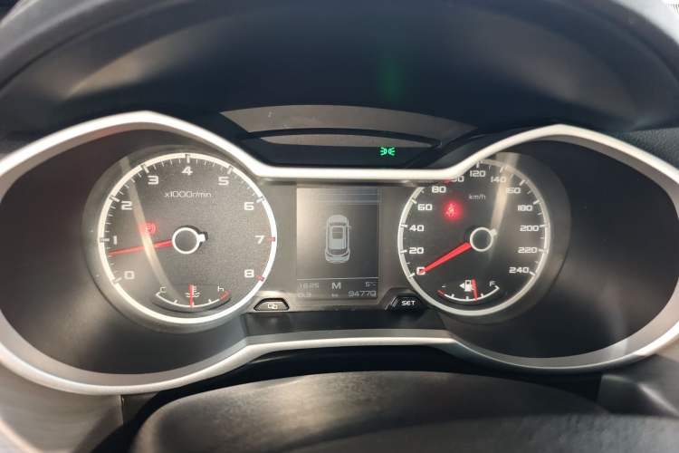 Used Geely Auto Emgrand X7 Sport 2016 2.0L Manual ZhiShang Version Instrument Cluster