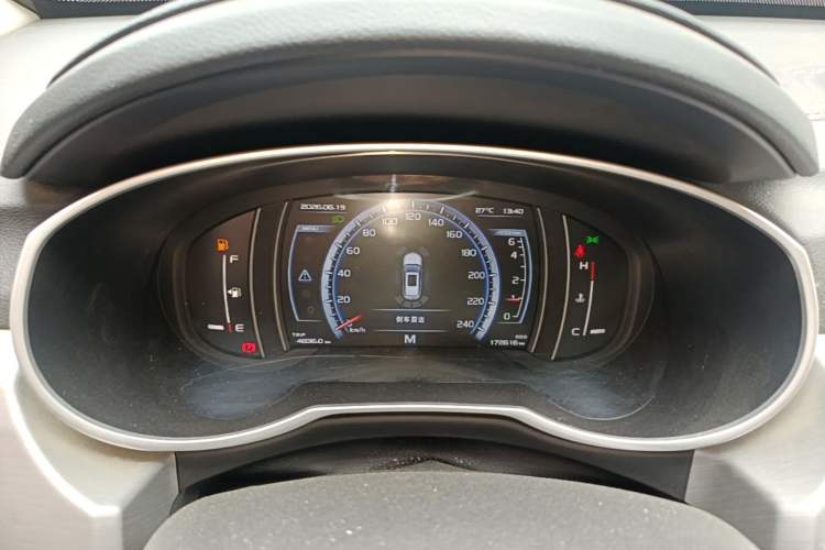 Used Geely Auto Emgrand X7 Sport 2016 2.0L Manual Smart Connect Version Instrument Cluster