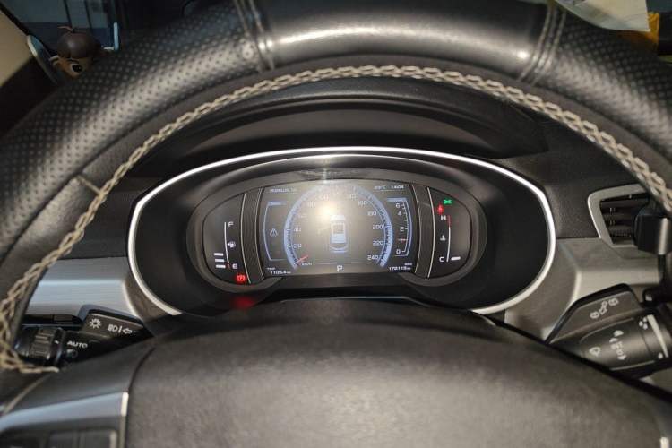 Used Geely Auto Emgrand X7 Sport 2016 1.8TD Automatic Smart Connectivity Version Instrument Cluster