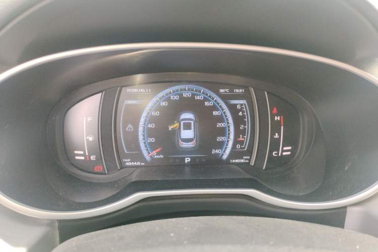 Used Geely Auto Emgrand X7 Sport 2016 1.8TD Automatic ZhiZun Version Instrument Cluster