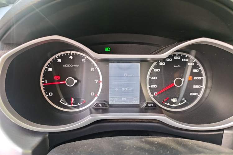 Used Geely Auto Emgrand X7 Sport 2016 2.0L Manual ZhiShang Version Instrument Cluster
