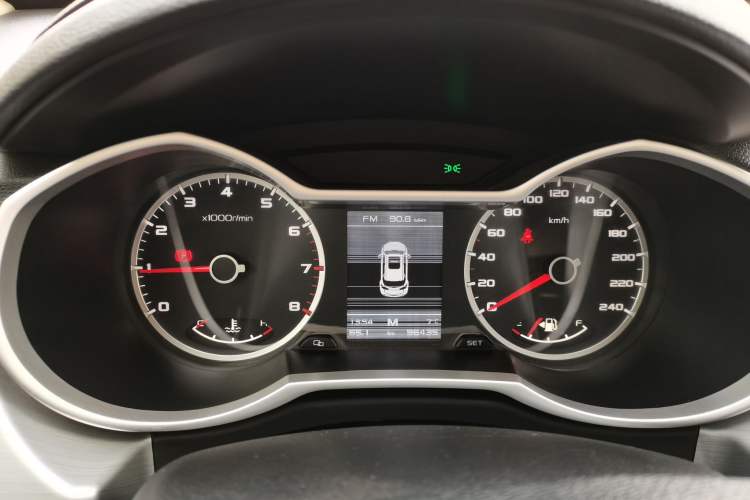 Used Geely Auto Emgrand X7 Sport 2016 2.0L Manual ZhiShang Version Instrument Cluster