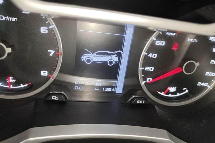 Used Geely Auto Emgrand X7 Sport 2016 2.0L Manual ZhiShang Version Instrument Cluster
