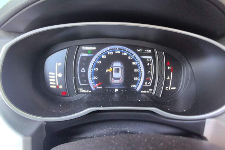 Used Geely Auto Emgrand X7 Sport 2016 1.8TD Automatic Smart Model Instrument Cluster