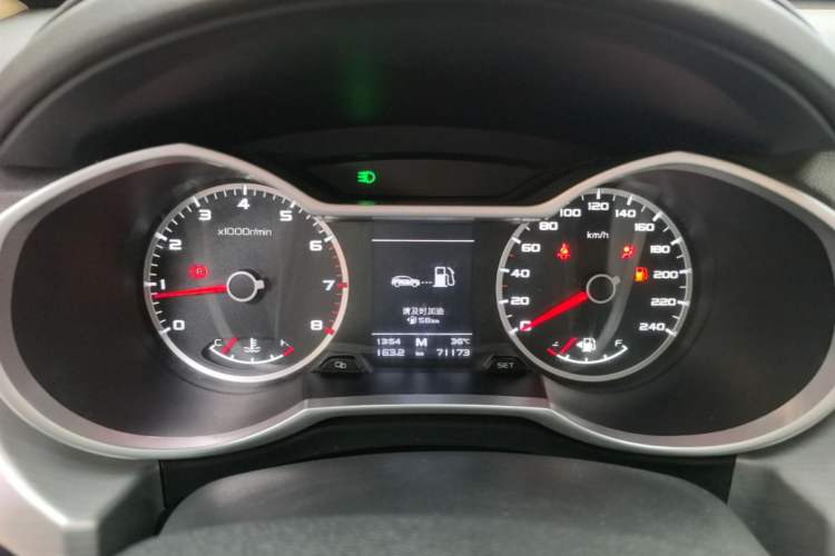 Used Geely Auto Emgrand X7 Sport 2016 2.0L Manual ZhiShang Version Instrument Cluster