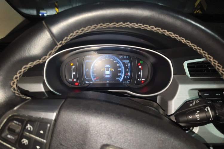Used Geely Auto Emgrand X7 Sport 2016 1.8TD Automatic Smart Connectivity Version Instrument Cluster