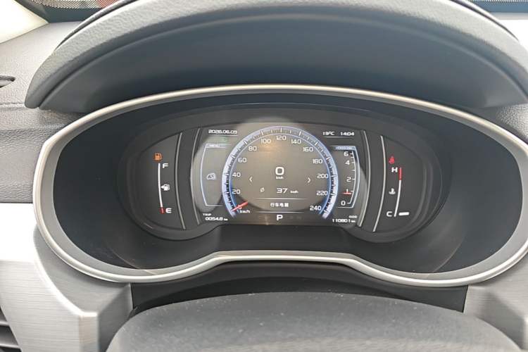 Used Geely Auto Emgrand X7 Sport 2016 1.8TD Automatic ZhiZun Version Instrument Cluster
