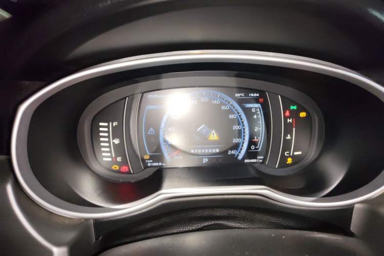 Used Geely Auto Emgrand X7 Sport 2016 1.8TD Automatic ZhiZun Version Instrument Cluster