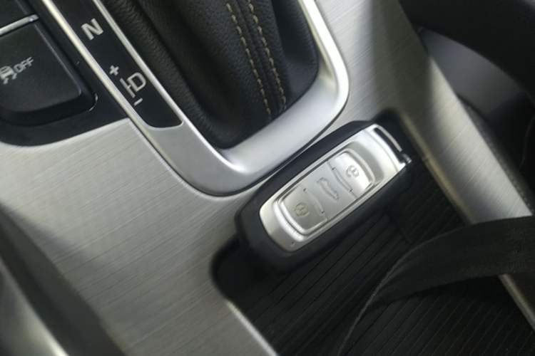 Used Geely Auto Emgrand X7 Sport 2016 1.8TD Automatic ZhiShang Model Interior 1