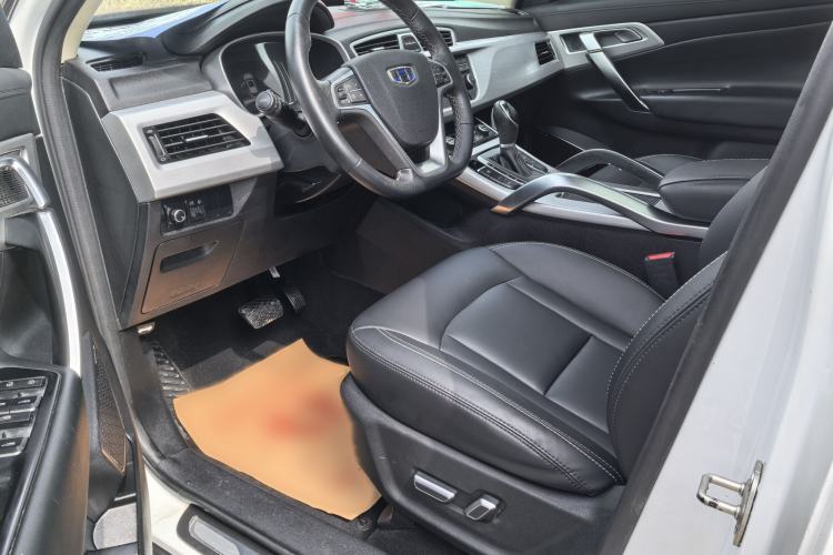 Used Geely Auto Emgrand X7 Sport 2016 1.8TD Automatic Smart Model Interior 1