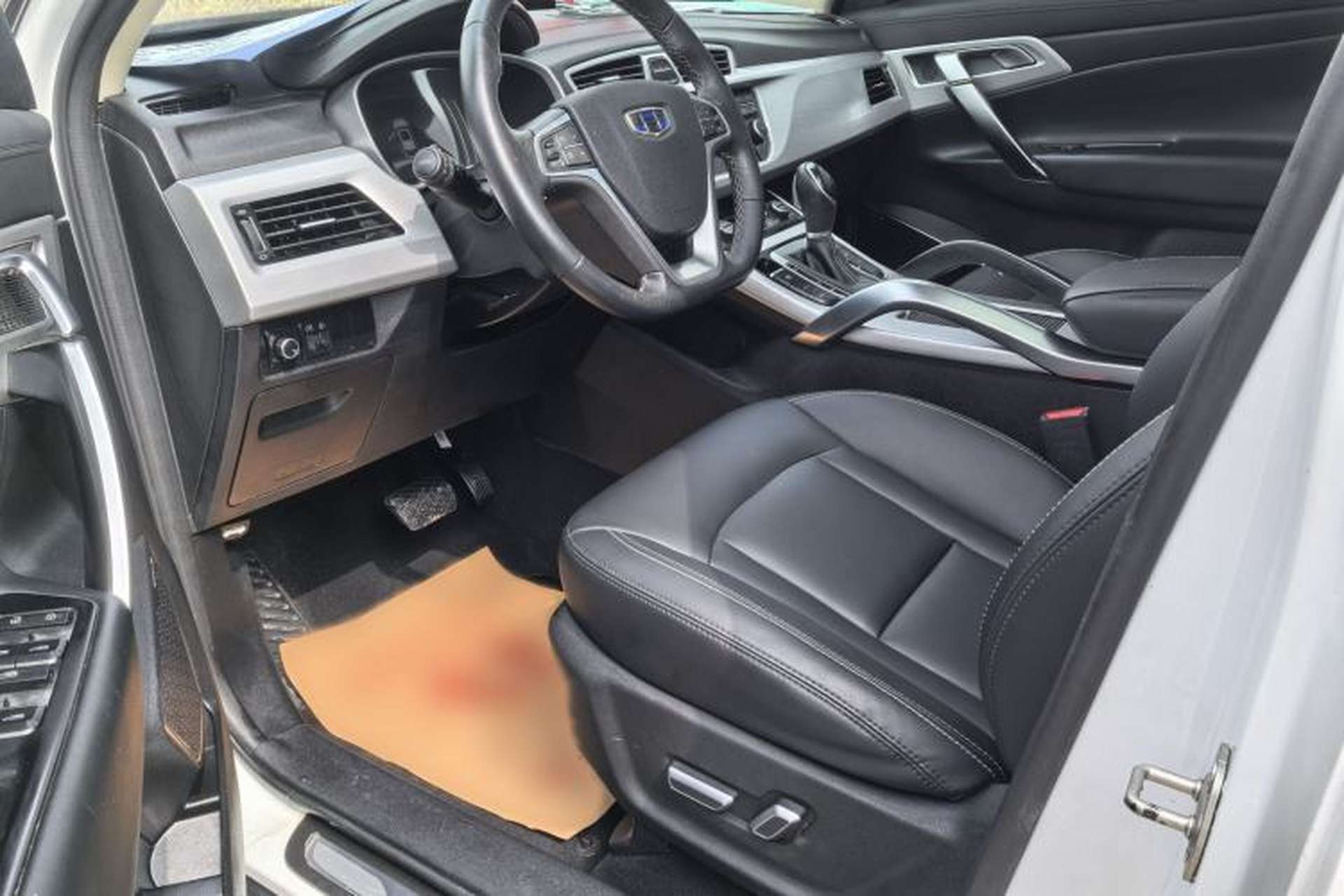 Used Geely Auto Emgrand X7 Sport 2016 1.8TD Automatic Smart Model Interior 1