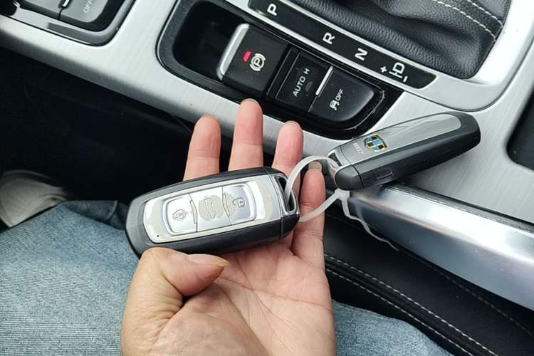 Used Geely Auto Emgrand X7 Sport 2016 1.8TD Automatic Smart Connectivity Version Interior 1