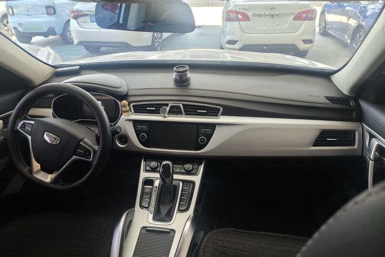 Used Geely Auto Emgrand X7 Sport 2016 1.8TD Automatic Smart Connectivity Version Interior 1