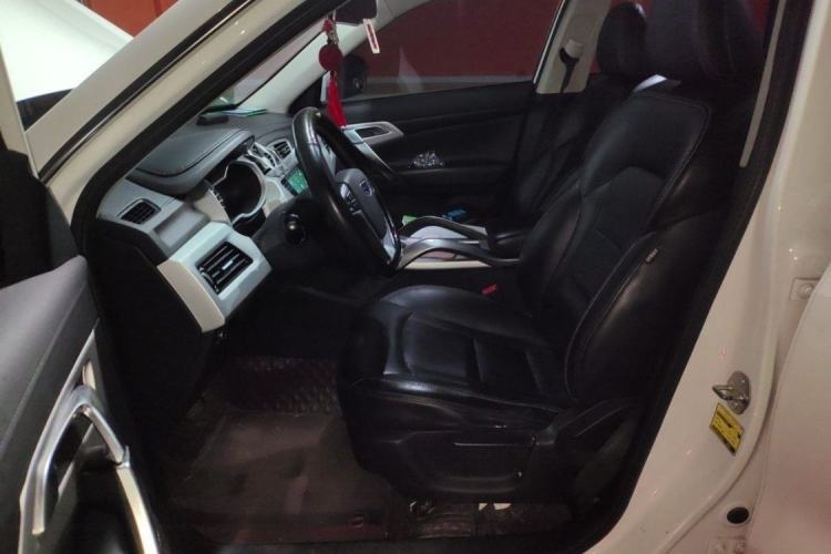 Used Geely Auto Emgrand X7 Sport 2016 1.8TD Automatic Smart Connectivity Version Interior 1