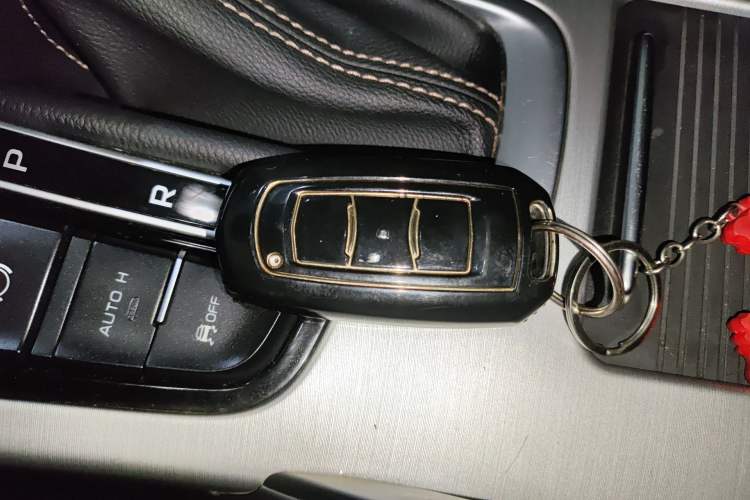 Used Geely Auto Emgrand X7 Sport 2016 1.8TD Automatic ZhiZun Version Interior 1