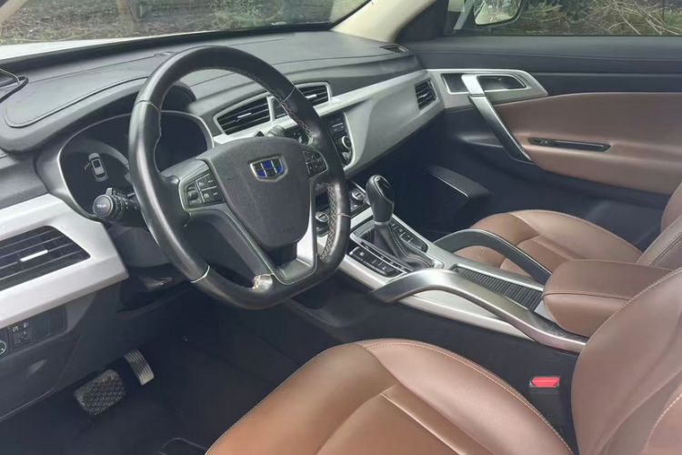 Used Geely Auto Emgrand X7 Sport 2016 1.8TD Automatic ZhiZun Version Interior 1