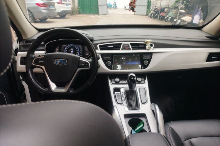 Used Geely Auto Emgrand X7 Sport 2016 1.8TD Automatic ZhiShang Model Interior 2