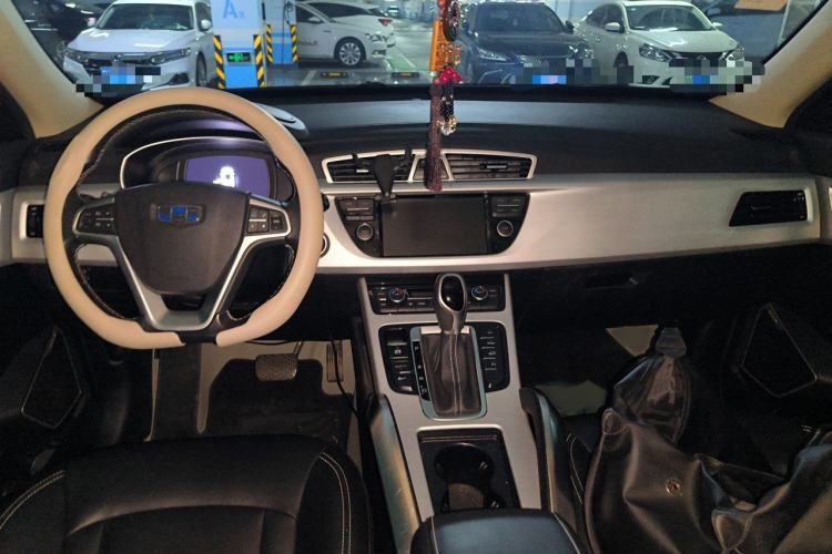Used Geely Auto Emgrand X7 Sport 2016 1.8TD Automatic Smart Connectivity Version Interior 2
