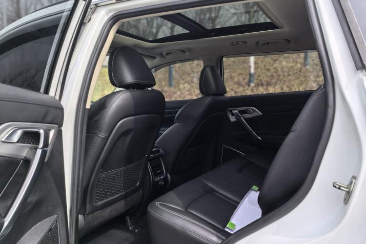 Used Geely Auto Emgrand X7 Sport 2016 1.8TD Automatic Smart Model Interior 2