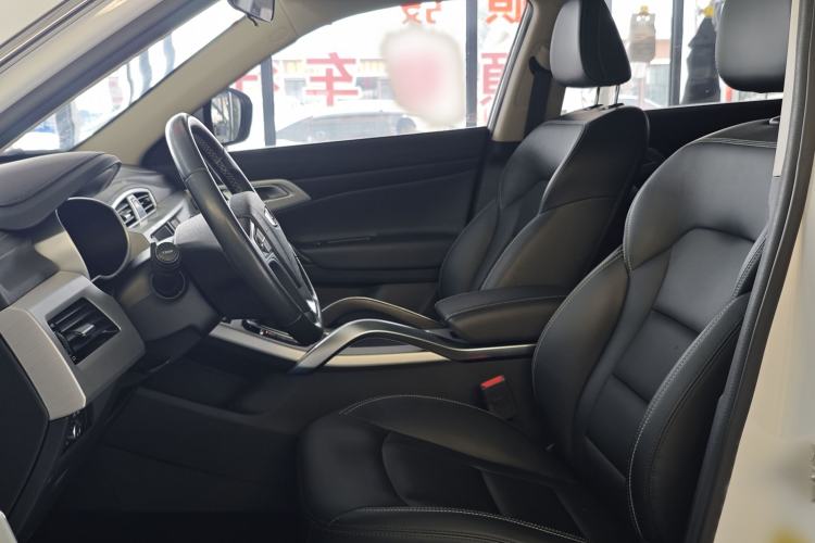 Used Geely Auto Emgrand X7 Sport 2016 1.8TD Automatic Smart Connectivity Version Interior 2