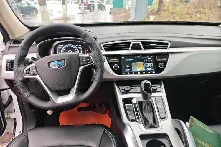 Used Geely Auto Emgrand X7 Sport 2016 1.8TD Automatic All-Wheel Drive Smart Version Interior 2
