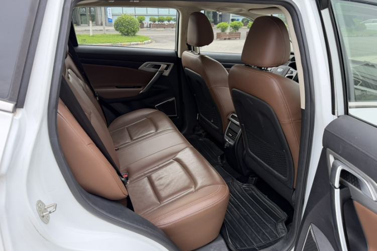 Used Geely Auto Emgrand X7 Sport 2016 1.8TD Automatic ZhiZun Version Interior 3