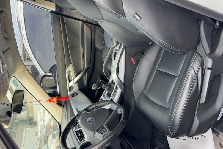 Used Geely Auto Emgrand X7 Sport 2016 2.0L Manual Smart Connect Version Interior 3