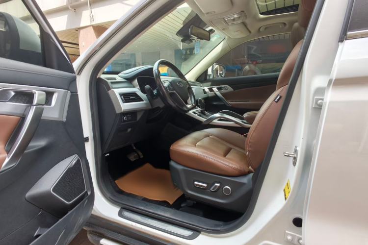 Used Geely Auto Emgrand X7 Sport 2016 1.8TD Automatic ZhiZun Version Interior 3