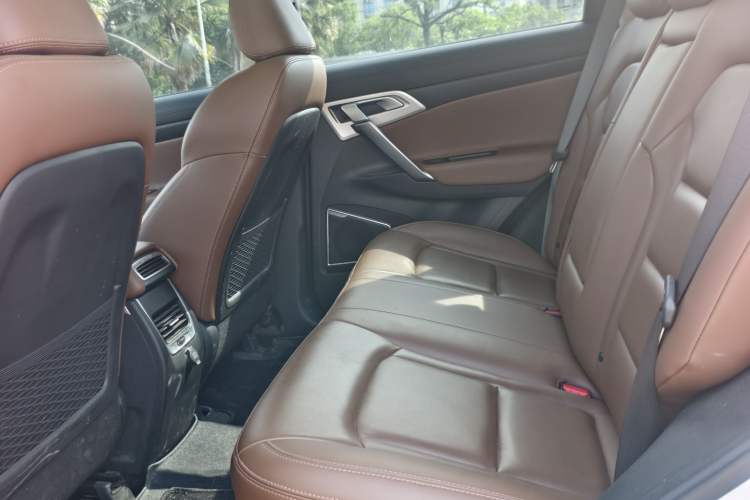 Used Geely Auto Emgrand X7 Sport 2016 1.8TD Automatic ZhiZun Version Interior 3