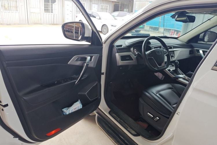 Used Geely Auto Emgrand X7 Sport 2016 1.8TD Automatic Smart Model Interior 3