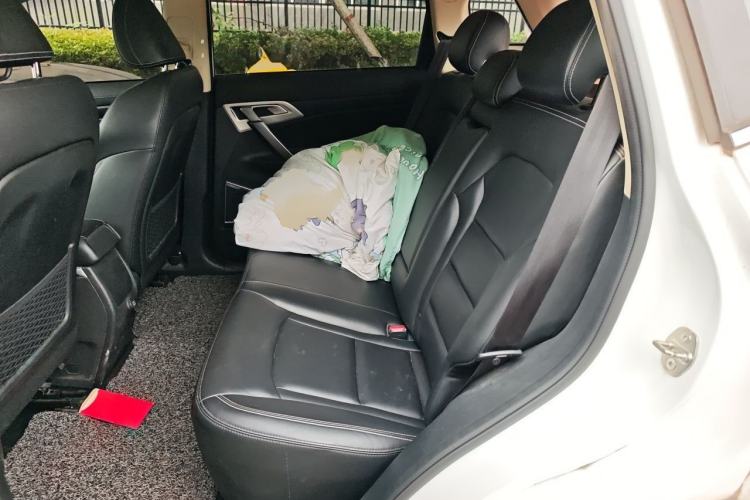 Used Geely Auto Emgrand X7 Sport 2016 2.0L Manual Smart Connect Version Interior 4
