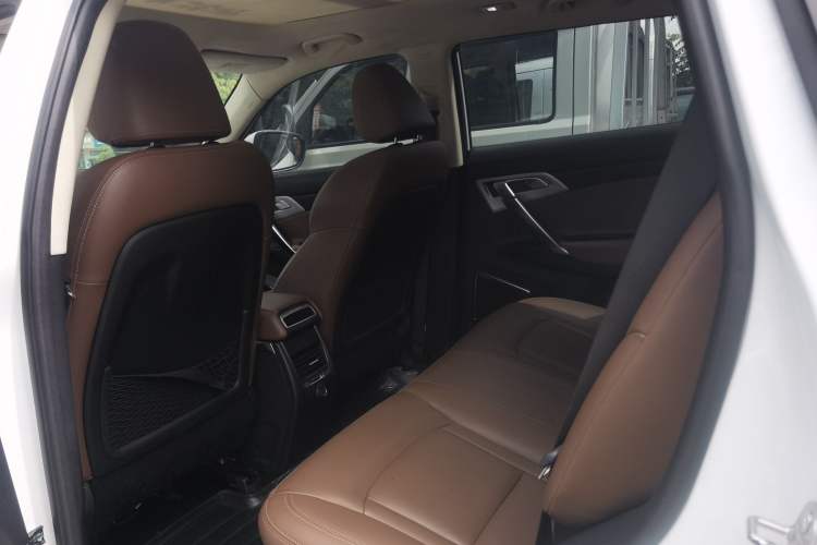 Used Geely Auto Emgrand X7 Sport 2016 1.8TD Automatic ZhiZun Version Interior 4