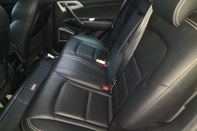 Used Geely Auto Emgrand X7 Sport 2016 1.8TD Automatic Smart Connectivity Version Interior 4