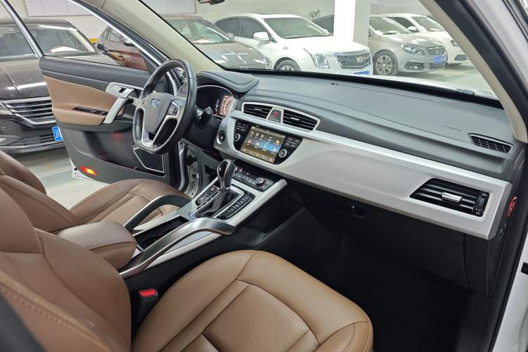 Used Geely Auto Emgrand X7 Sport 2016 1.8TD Automatic ZhiZun Version Interior 4