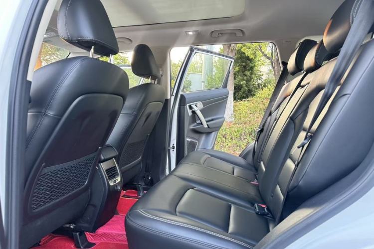 Used Geely Auto Emgrand X7 Sport 2016 1.8TD Automatic Smart Connectivity Version Interior 4
