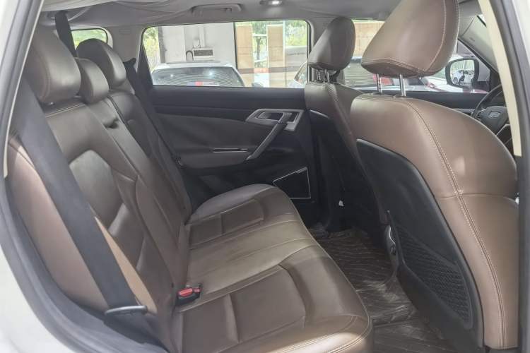 Used Geely Auto Emgrand X7 Sport 2016 1.8TD Automatic ZhiZun Version Interior 4