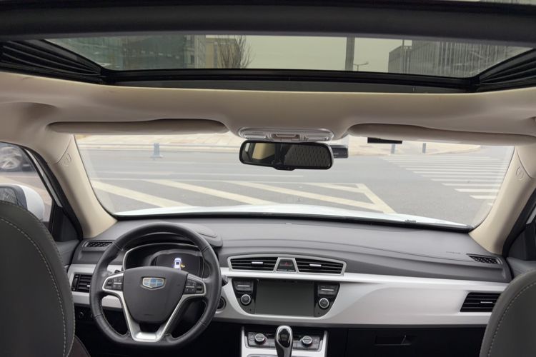 Used Geely Auto Emgrand X7 Sport 2016 1.8TD Automatic Smart Model Interior 4