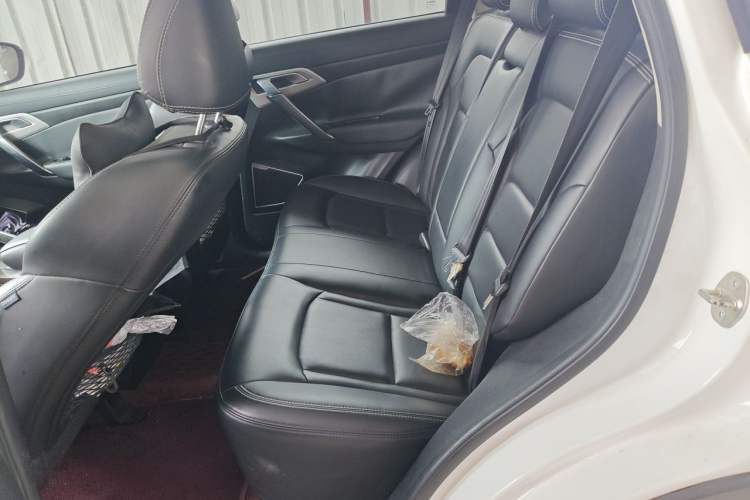 Used Geely Auto Emgrand X7 Sport 2016 1.8TD Automatic Smart Model Interior 4
