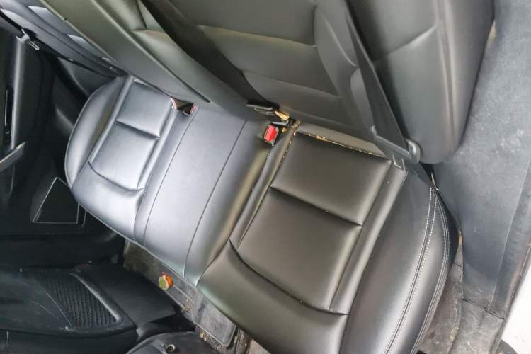 Used Geely Auto Emgrand X7 Sport 2016 2.0L Manual Smart Connect Version Interior 4