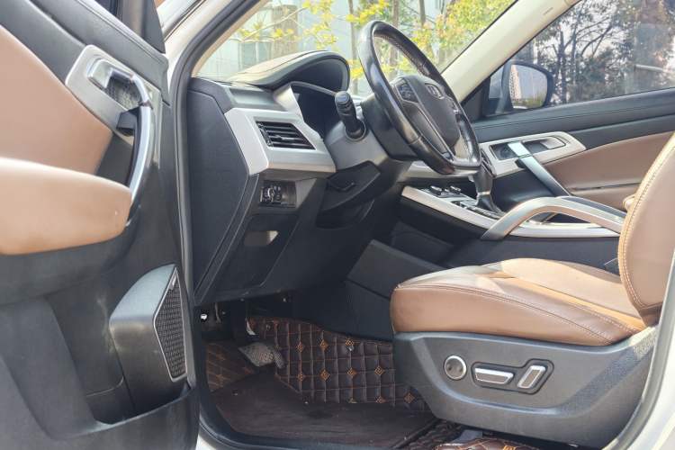 Used Geely Auto Emgrand X7 Sport 2016 1.8TD Automatic ZhiZun Version Interior 5