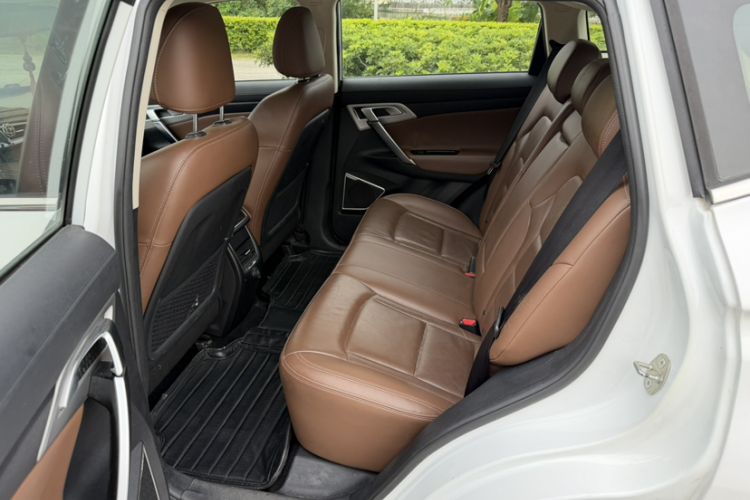 Used Geely Auto Emgrand X7 Sport 2016 1.8TD Automatic ZhiZun Version Interior 6