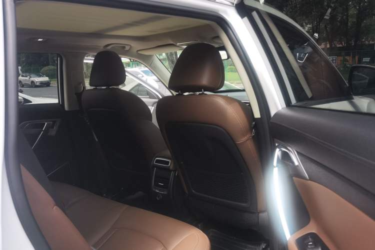 Used Geely Auto Emgrand X7 Sport 2016 1.8TD Automatic ZhiZun Version Interior 6