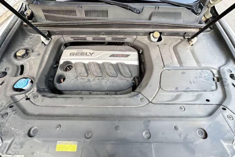 Used Geely Auto Emgrand X7 Sport 2016 1.8TD Automatic Smart Connectivity Version Interior 6