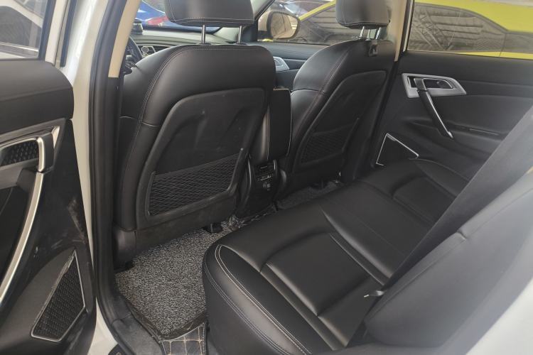 Used Geely Auto Emgrand X7 Sport 2016 1.8TD Automatic Smart Connectivity Version Interior 6