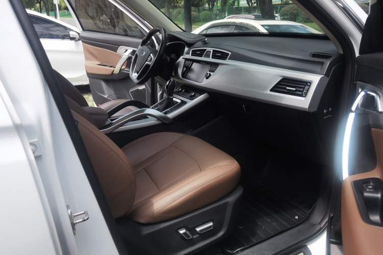 Used Geely Auto Emgrand X7 Sport 2016 1.8TD Automatic ZhiZun Version Interior 7