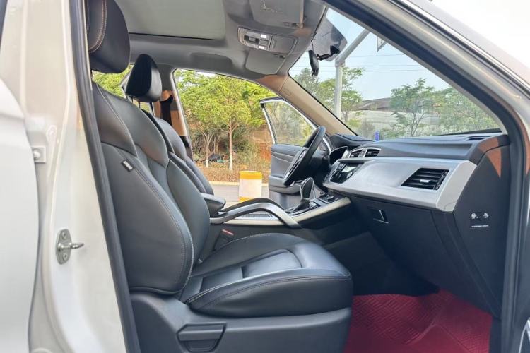 Used Geely Auto Emgrand X7 Sport 2016 1.8TD Automatic Smart Connectivity Version Interior 7
